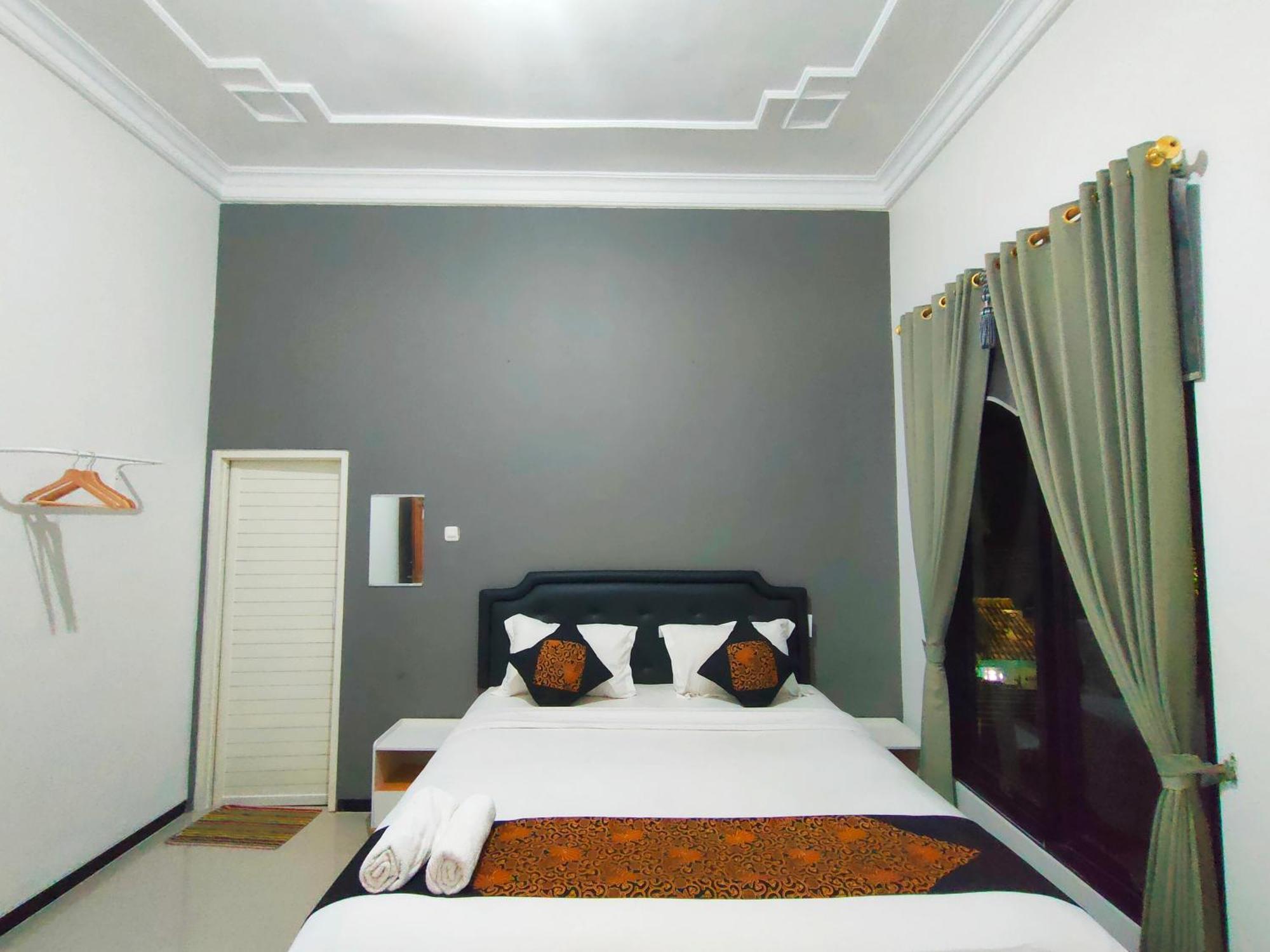 Tjahaja Baroe Syariah Mitra Reddoorz At Dukuh Kupang Hotel Сурабая Екстериор снимка